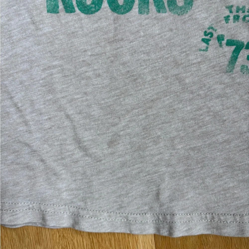 GAPKids Boys Grey Graphic Short Sleeve Shirt size small 6-7